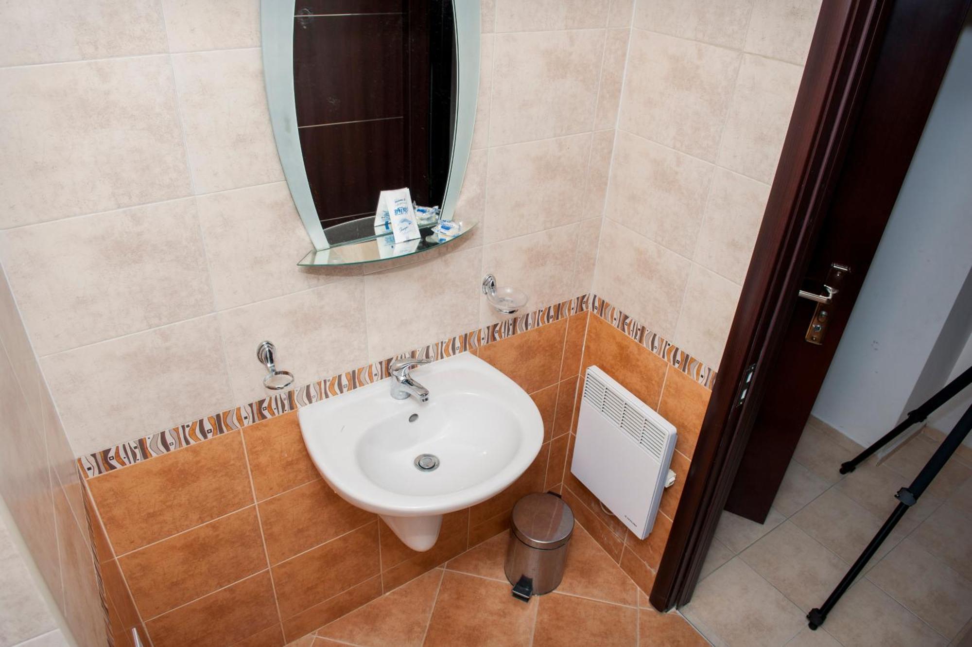 Alpine Lodge Bansko Apartments Экстерьер фото